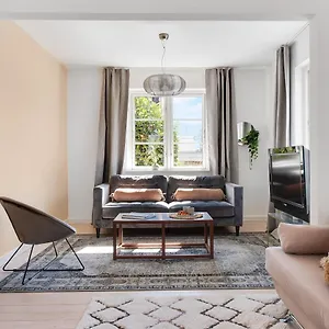 Sanders Charm - Endearing Two-bedroom With Shared Garden Copenhagen